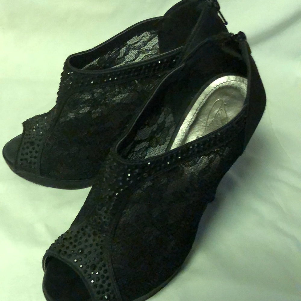 7.5 Michael Angelo 3 inch heels - Picture 2 of 6
